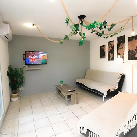 Piscine, Jardin, Parking, 5 Lit, 1500m Cite,wifi شقة